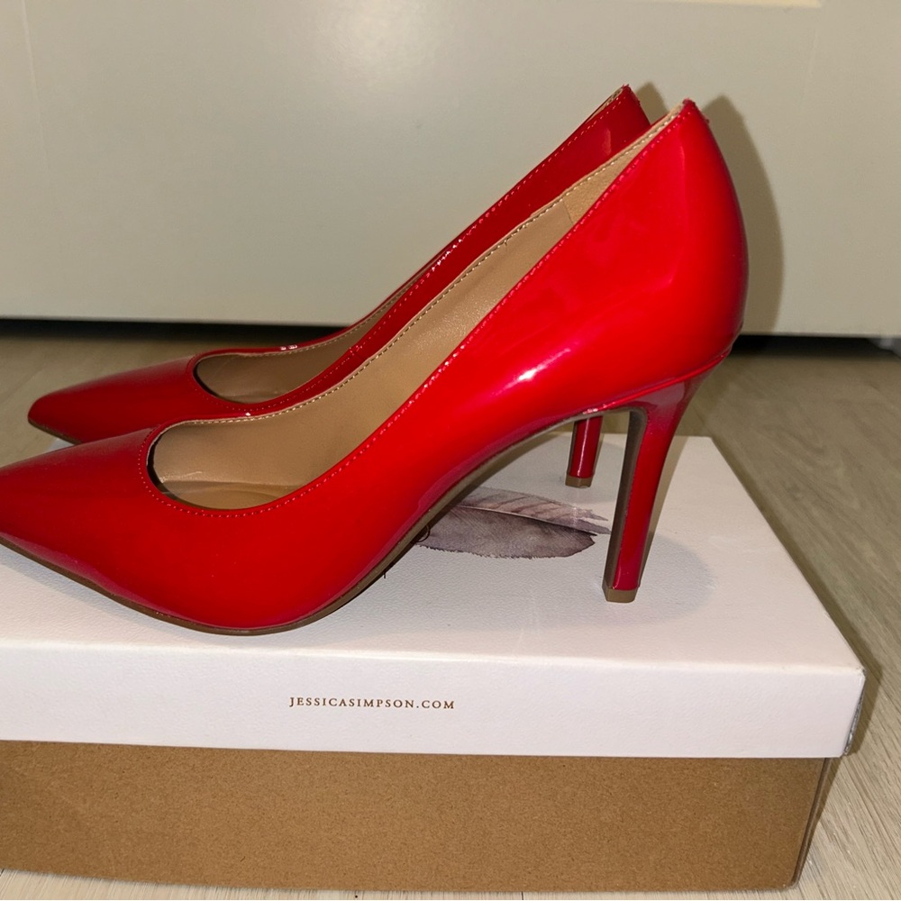 Jessica Simpson (NWOT) Nettles Pump in Wicked Red - Picture 6 of 8